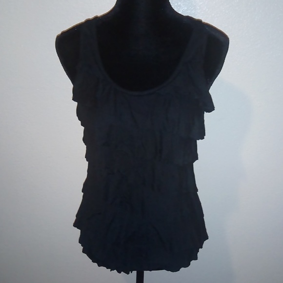 🆕 Black ruffles tank top - Picture 3 of 5